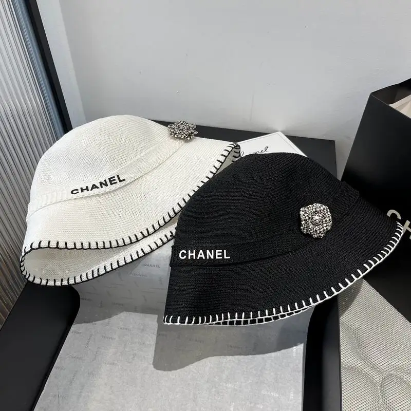Chanel top hat dx148